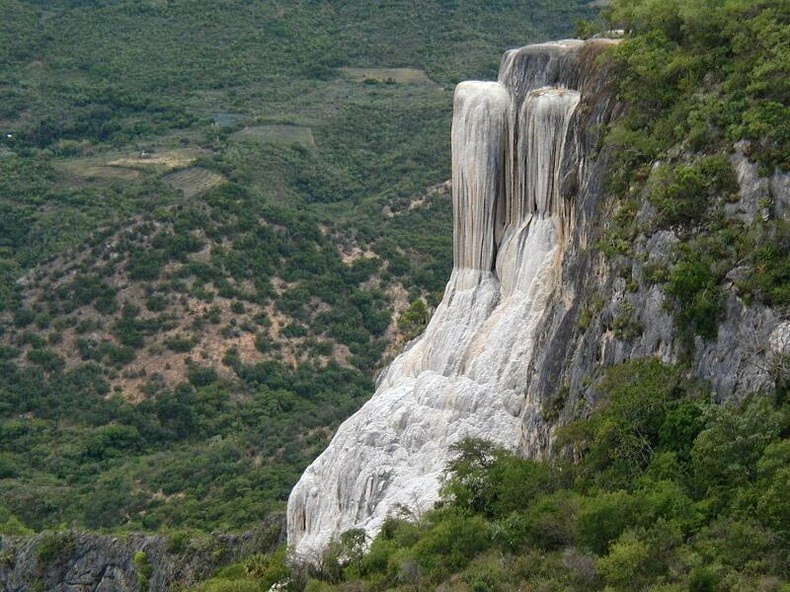 Have You Ever Seen The Mysterious Petrified Waterfalls Of Oaxaca?  Hiervd