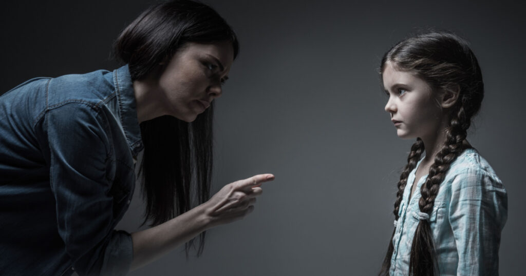 4 Toxic Phrases You’ll Recognize If You Grew Up With An Unloving Mother - Featured image