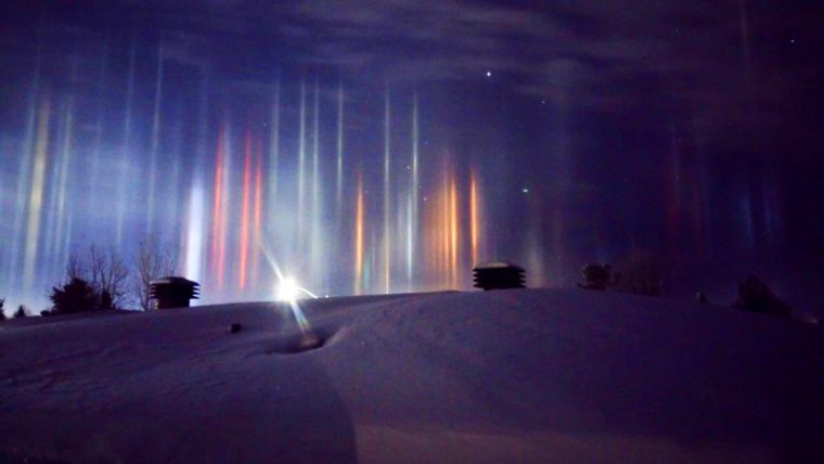 Photographer Captures Otherworldly Light Pillars In Extremely Rare Sighting - Featured image