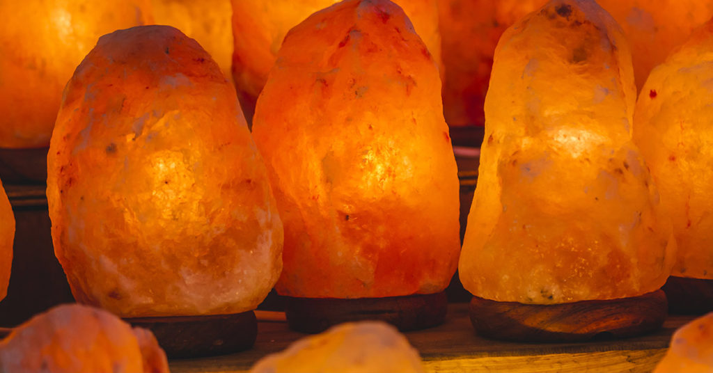 6 Ways To Spot A Fake Salt Lamp - Featured image