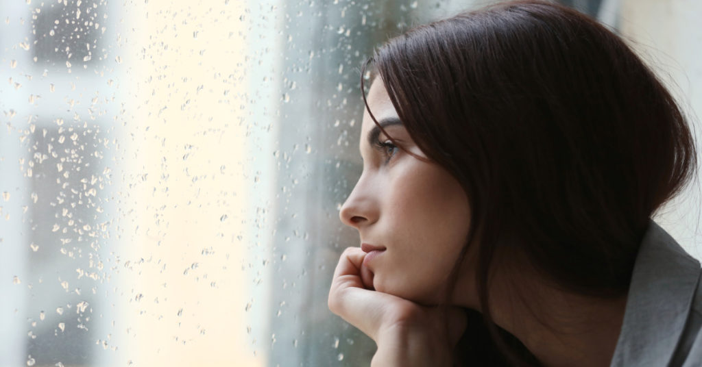 What It’s Like to Be in Love With Someone You Can’t Have (And Let Go) - Featured image