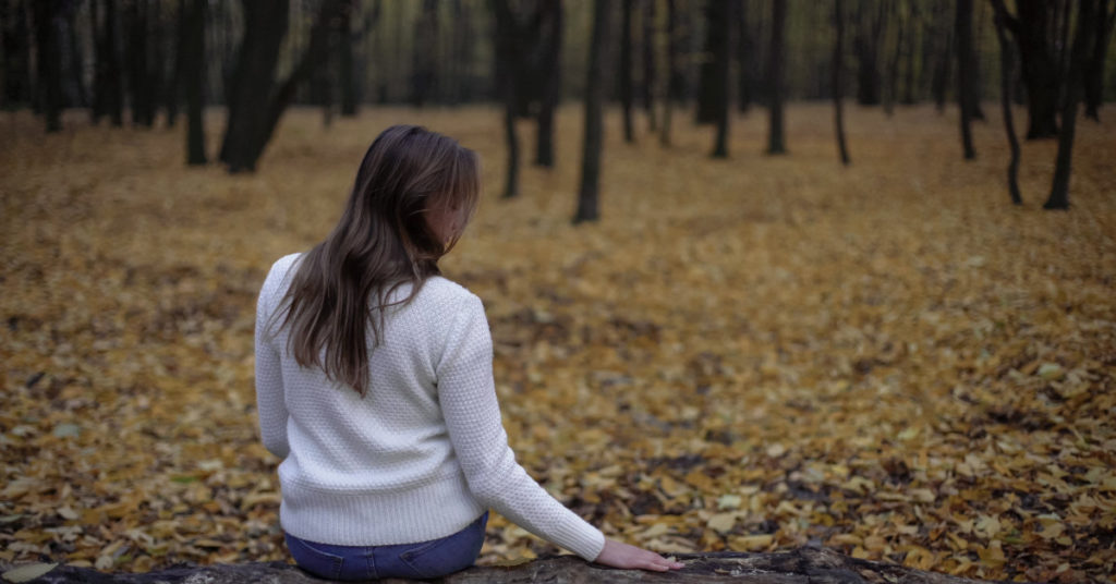 8 Clear Signs a Lost Loved One Is Close By You and Attempting To Send You a Message. - Featured image