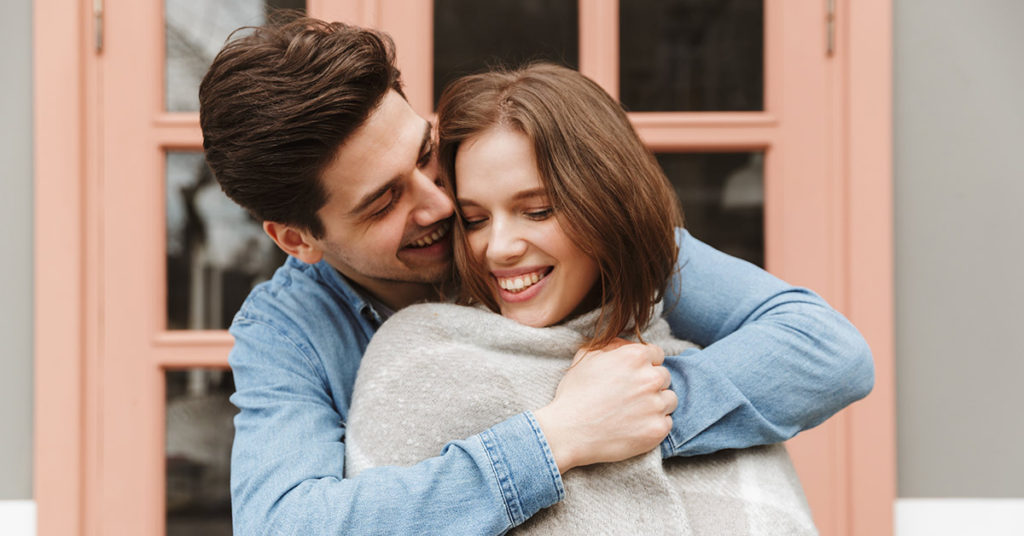 7 Behavioral Signs That He Is Really In Love With You - Featured image