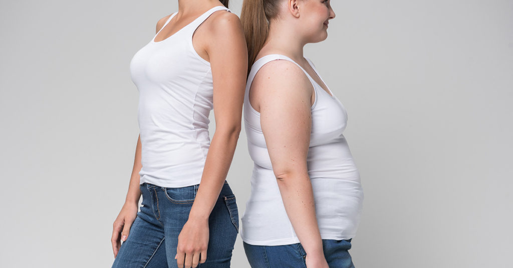 “Style Not Size”: Two Friends Show How The Same Outfit Looks On Their Different Body Sizes - Featured image