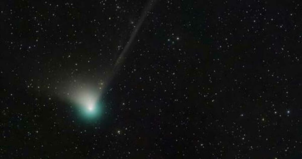 A bright green comet may be visible with the naked eye starting later this month - Featured image