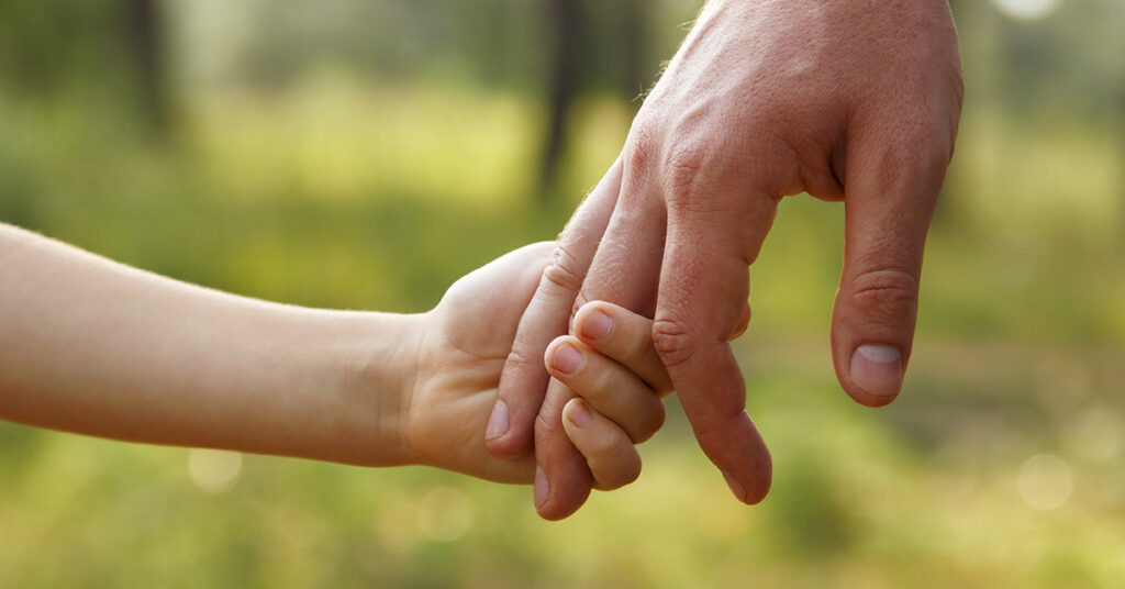 Newborn baby abandoned at the hospital by his parents for looking strange - Featured image