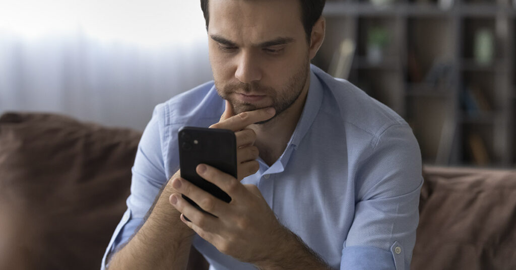 Only A True Brain Whizz Can Spot Man Hidden Among Statues In 3 Seconds - Featured image