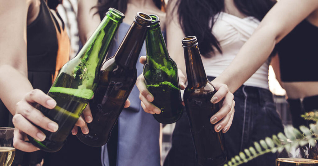 Women On Hen Do Spot Chilling Detail In Photos Taken Seconds Apart - Featured image