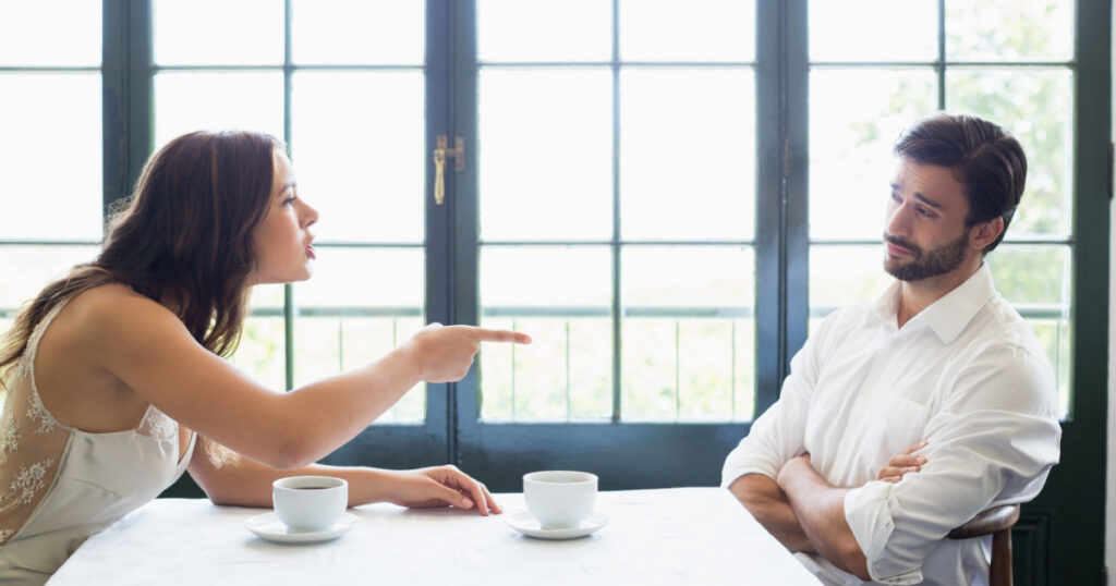 narcissist woman fighting with man 