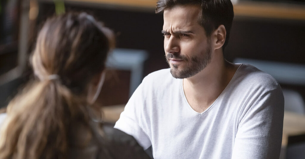 10 Red Flags That Someone Can Not Be Trusted, According To Science - Featured image