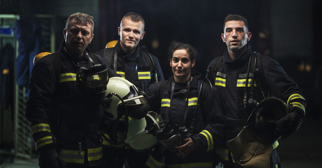 Firemen Thought They Saved 8 Labrador Pups, But They Turned Out to Be Something Completely Different - Featured image