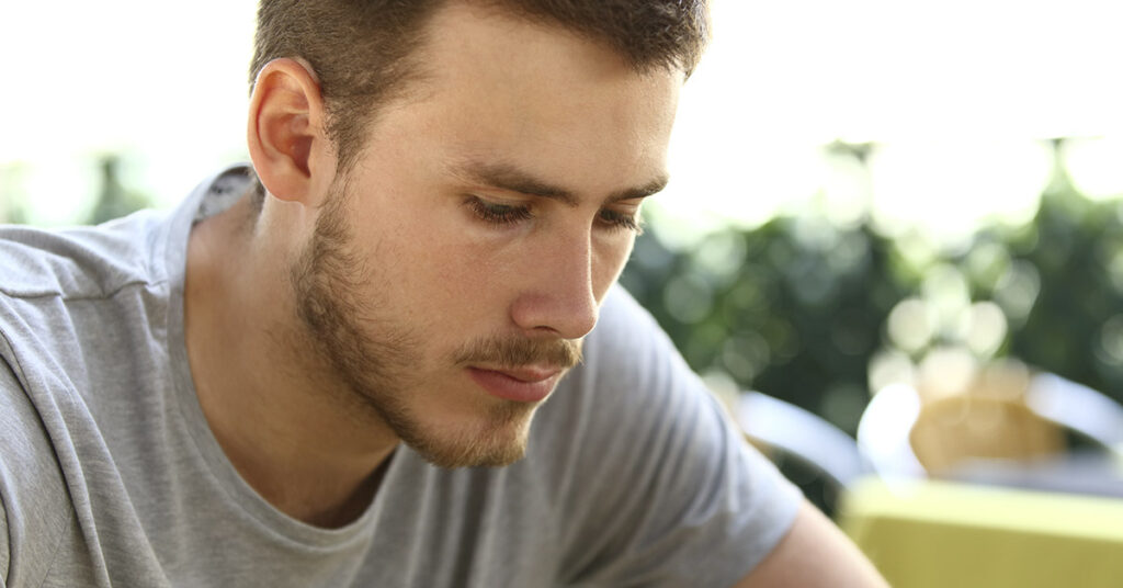 7 Signs of Poor Self-Confidence and How to Fix it - Featured image