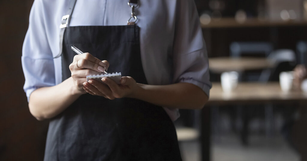 Millionaire Laughs at Poor Family in Restaurant, Then Waitress Hands Him An Unbelievable Note On The Bill – a Short Story - Featured image
