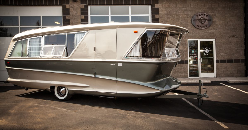Glamorous vintage camper is your midcentury dream home on wheels - Featured image