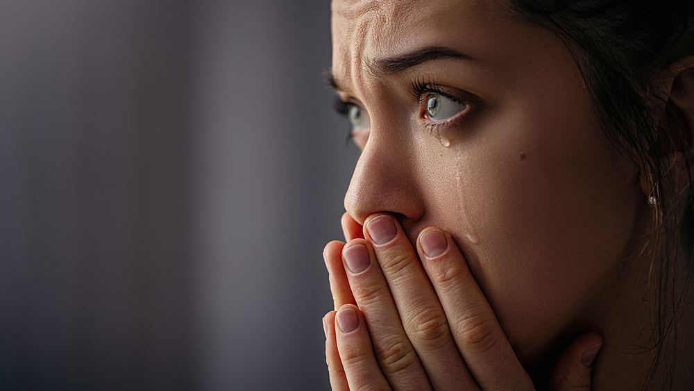 Never say these things to someone who is grieving – and what to say instead - Featured image