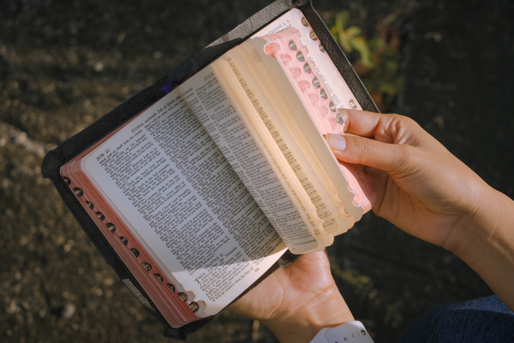 10 Everyday Things That Are Forbidden by the Bible (But Most of Us Do Anyway) - Featured image