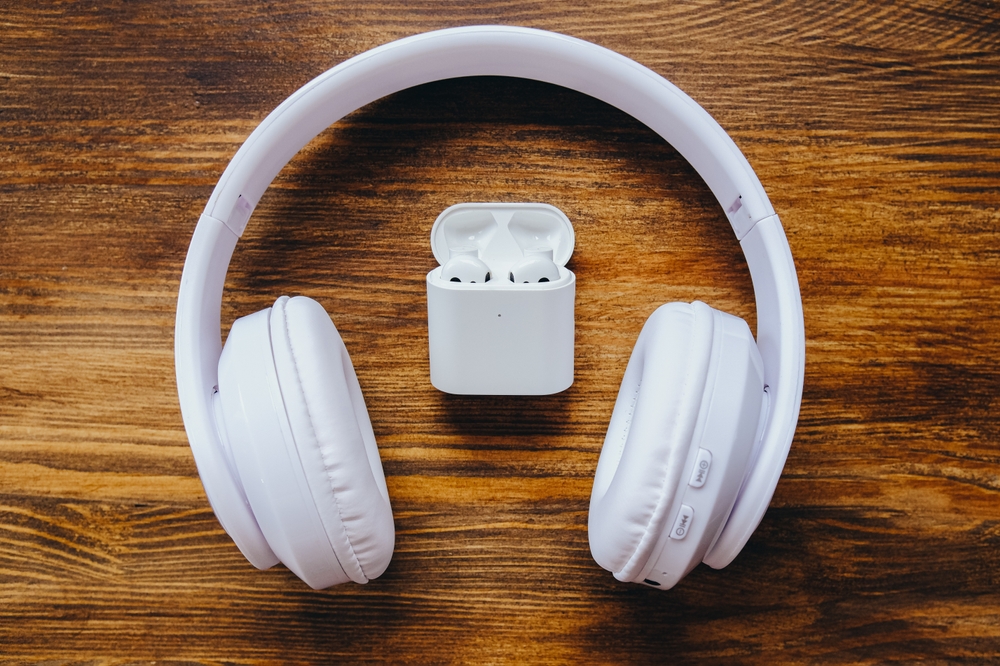noise cancelling headphones
