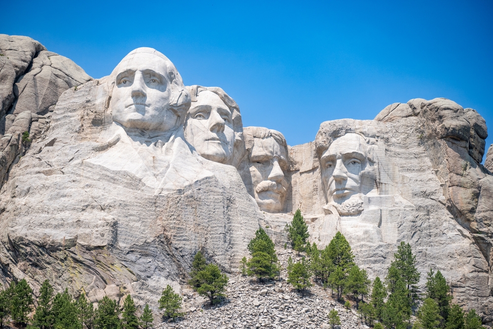 The Most Overrated Tourist Attractions In The US - Featured image