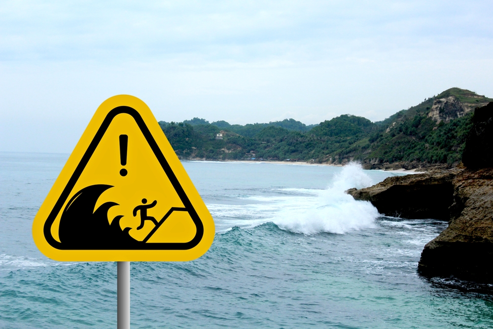 The Largest and Most Destructive Tsunamis in History - Featured image