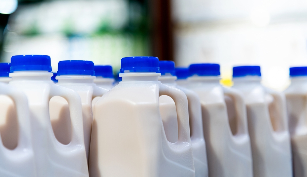 Never Buy Milk if You See This Red Flag at the Grocery Store - Featured image