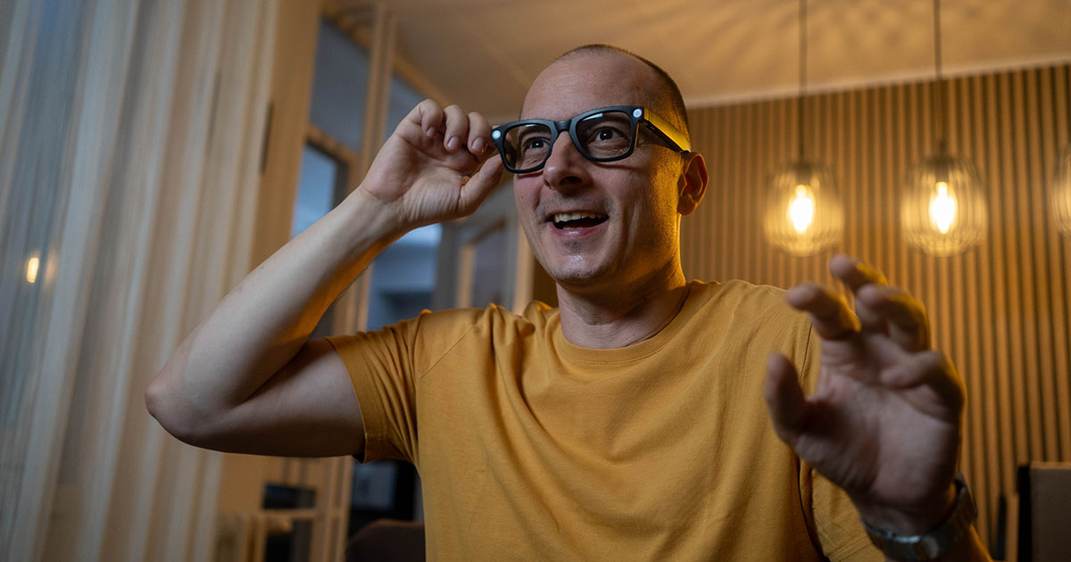 AI Glasses Will Turn Us Into ‘Walking Cameras’ According to Tech CEO — Here’s What’s Coming
