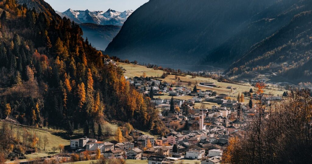 10 U.S. Towns Where You Can Live with Scenic Views Without Paying a Fortune - Featured image