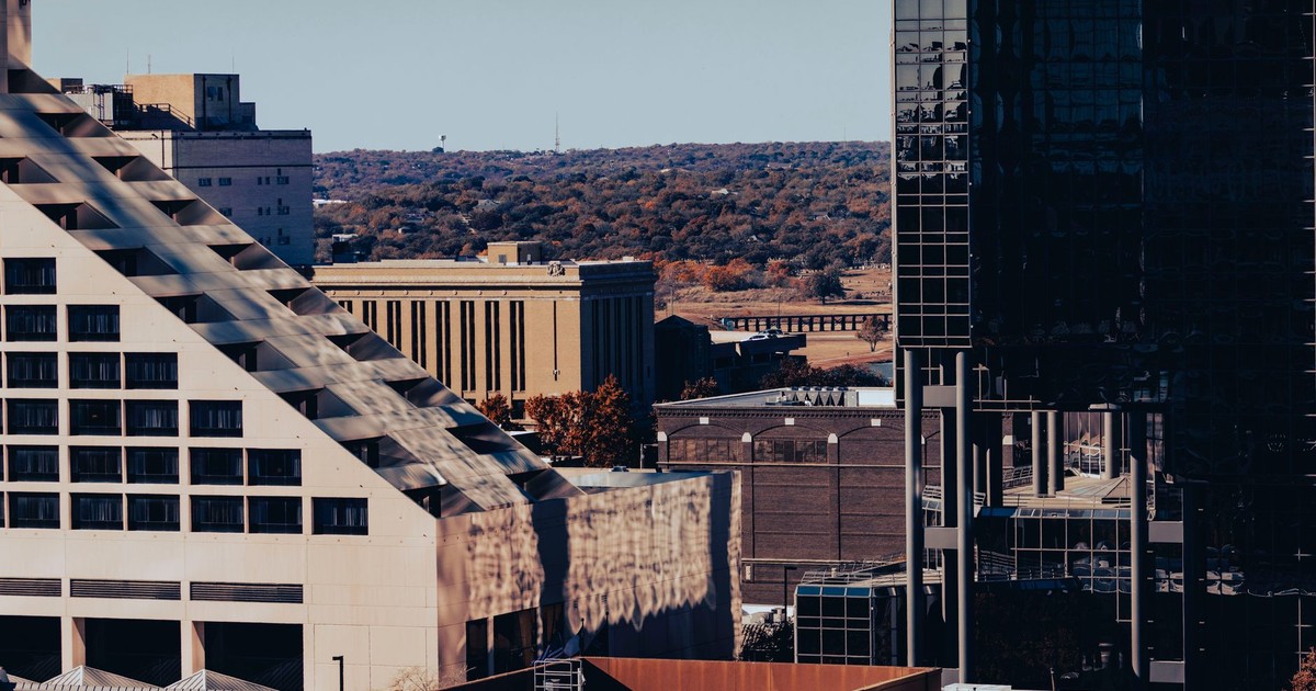 Urban cityscape of buildings in Fort Worth, Texas showcasing modern architecture.