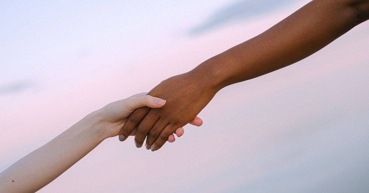 15 Signs That the Universe Wants to Connect You With Someone