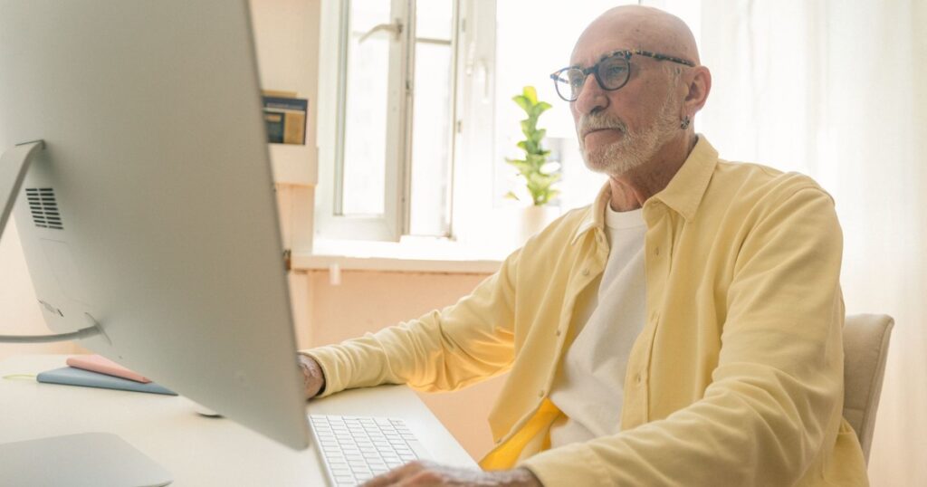 7 key factors to seriously consider before claiming Social Security at 62 - Featured image