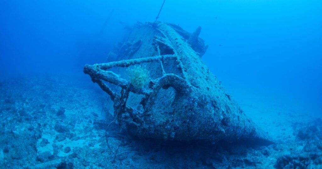 14 famous ships: half made history, half vanished without a trace - Featured image