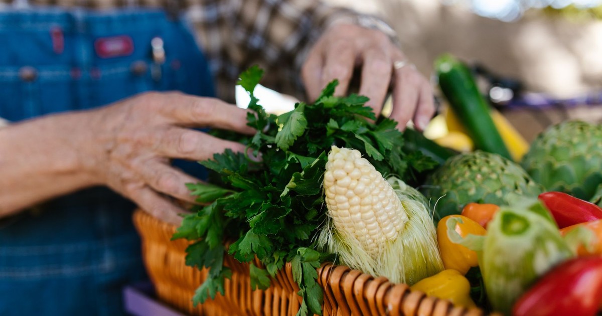 Experts Explain Whether or Not Locally Grown Produce is Safe From Cyclospora - Featured image