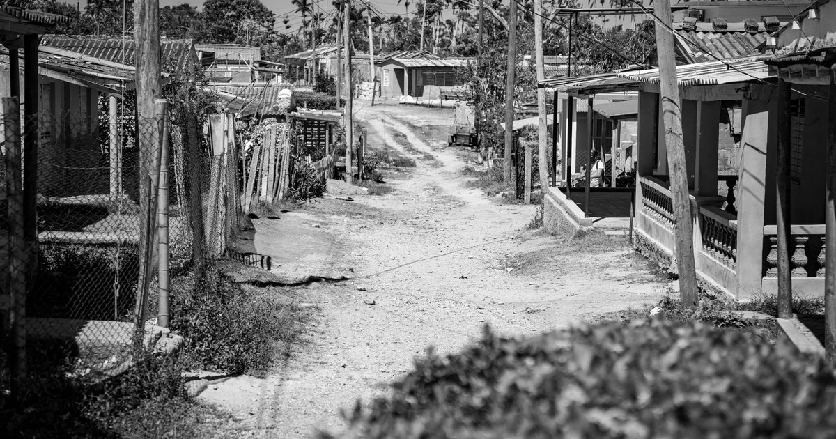 Cuba’s Power Grid Collapses Completely as Castro’s Grandson Seeks a Trump Deal
