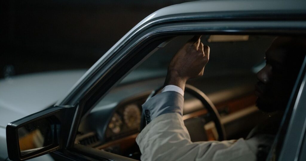 15 Personality Traits of People Who Always Drive in Silence - Featured image