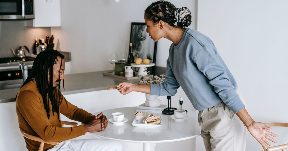 If You Want a Strong Marriage, Never Pressure Him to Do These 14 Things