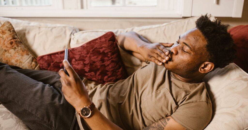 10 Phrases That Reveal Someone Is Actually Really Lazy - Featured image