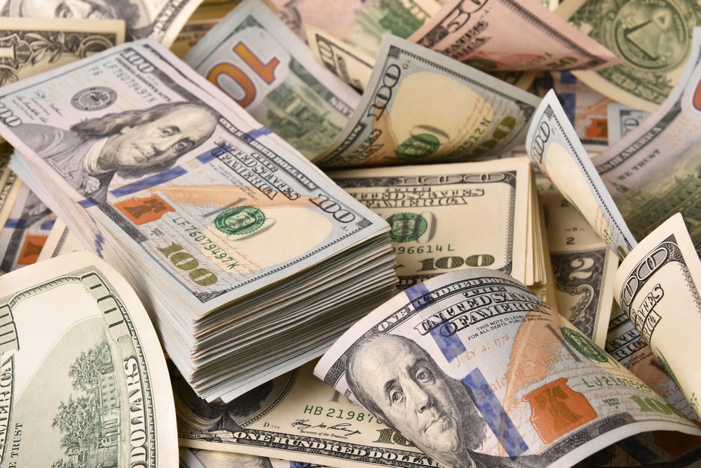 7 Signs Your $2 Bills Are Worth Way More - Featured image