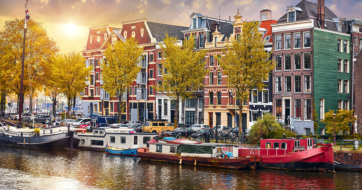7 Stunning Canal Cities That Are More Romantic Than Venice