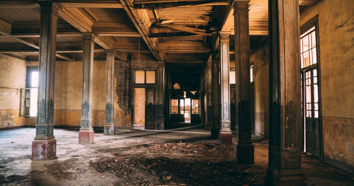 The 15 Most Terrifying Haunted Places in America — Ranked - Featured image