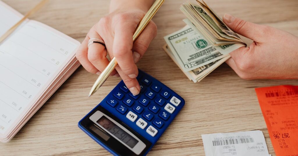 13 Financial Myths Keeping the Middle Class Trapped Permanently - Featured image