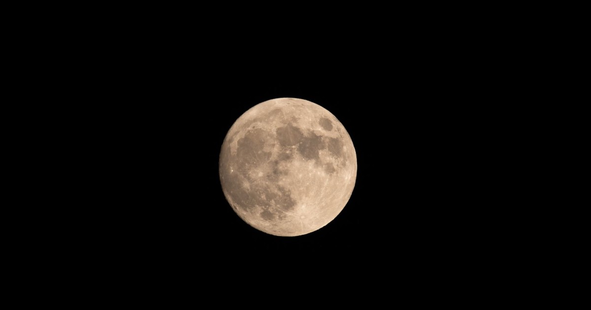 A SpaceX rocket just hit the moon — here’s what actually happened - Featured image